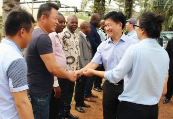 中國駐赤道幾內亞大使陳國友蒞臨援赤道幾內亞示范農場視察指導