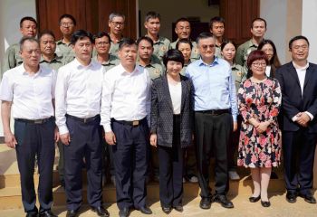 江西省副省長盧小青一行到示范農場視察